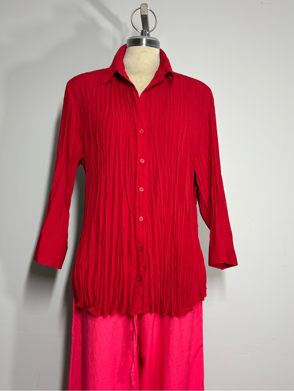 Red Pleated Button-Front Shirt with Classic Collar